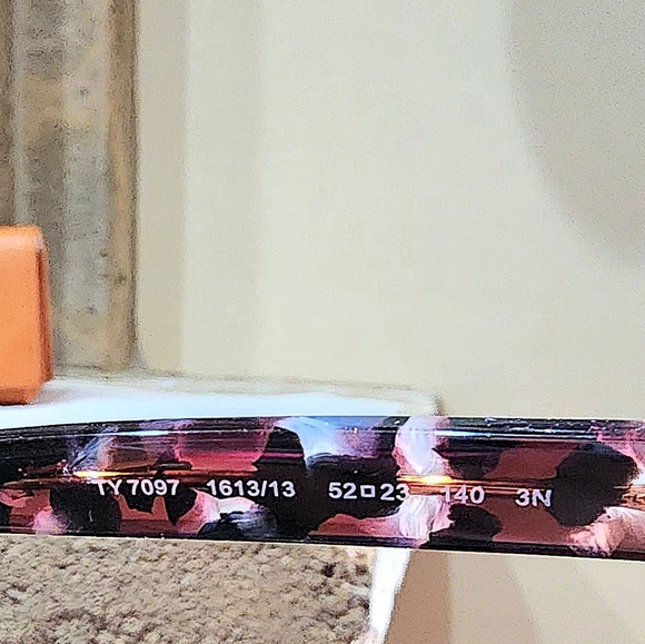 Tory Burch Pearl Port/Tortoiseshell Cat Eye Sunglasses(TY7097) With Case - Picture 8 of 13